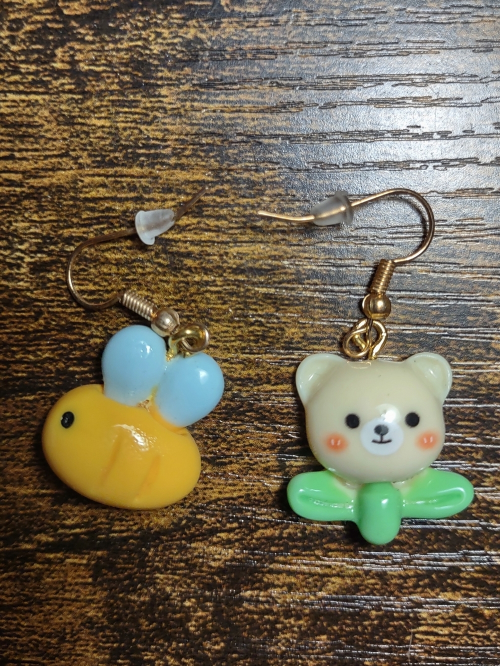 Cute Plant And Bee Charm Earrings
